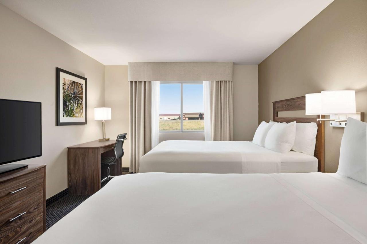 Baymont By Wyndham Rawlins Hotell Exteriör bild